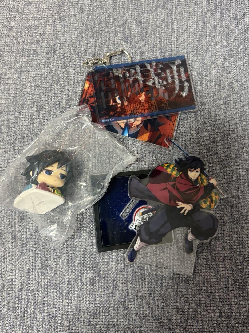 

[USED] Giyu Tomioka Mugenjo Acrylic Stand Onemutan Keychain