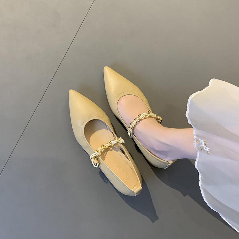 Women's Winter Fashion White Shoes with Hidden Heel for a Slimmer Look