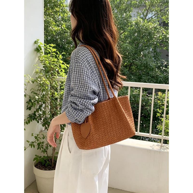 

Hand-held Woven Vegetable Basket Bag - Niche Design, Fashionable Shoulder Bag помаранчевий