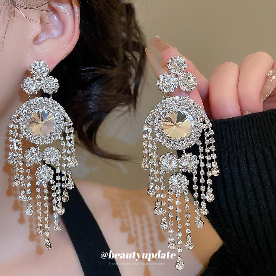 Silver Needle Retro Rhinestone Tassel Earrings: Luxurious, High-End Studs with Exaggerated Personality