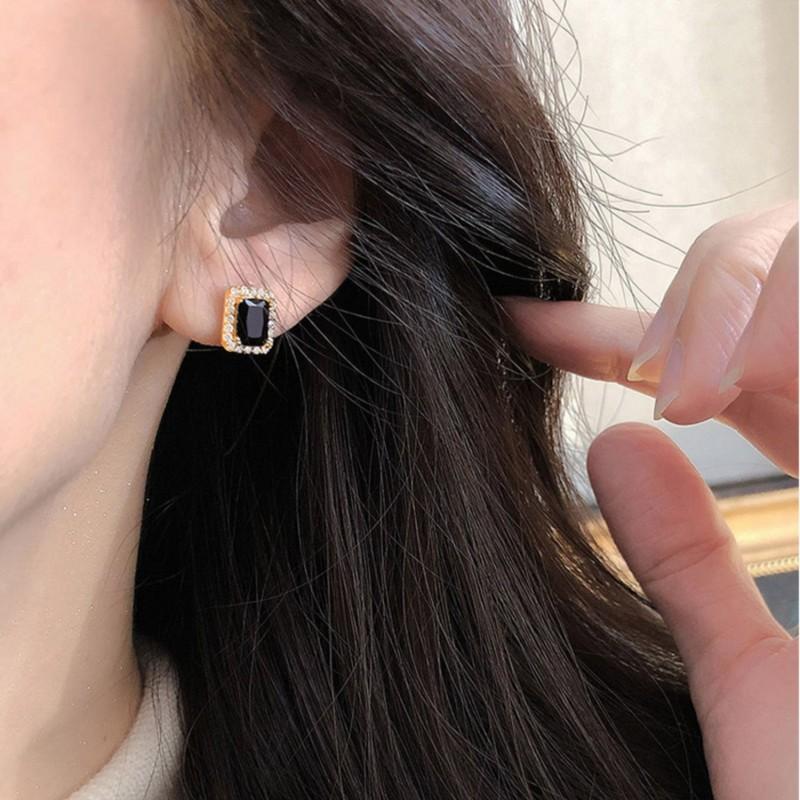 High Quality Light Luxury Inlaid Black Square Zircon Earrings for Women French Vintage Elegance Party Weddings Jewelry Accessori