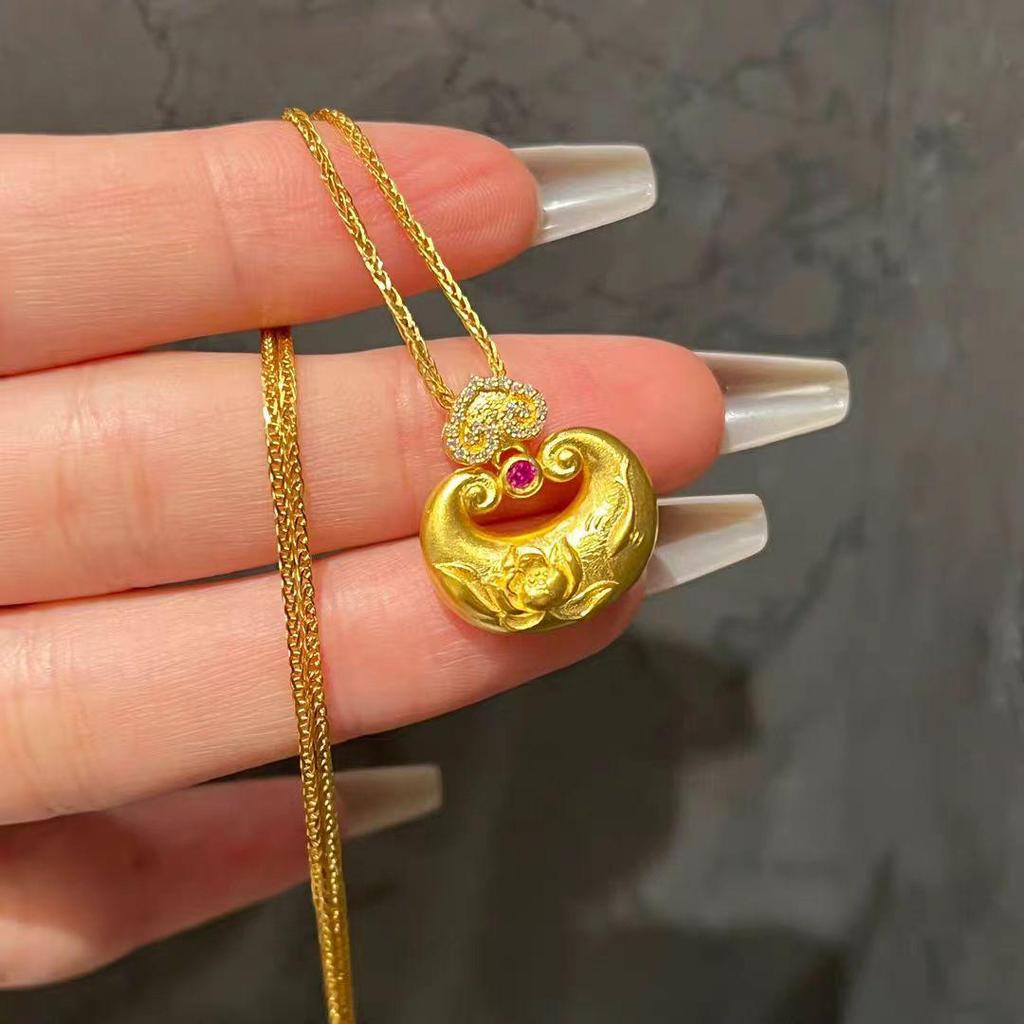 Colar com Pingente Cadeado Ruyi de Lótus Dourado - Corrente para Suéter Estilo Chinês Retro