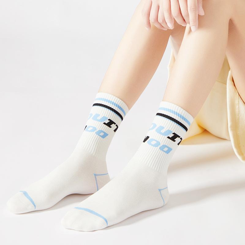 5 Pairs of Female Spring and Autumn Anti Odor Wicking Sweat Tube Sports Basketball Socks