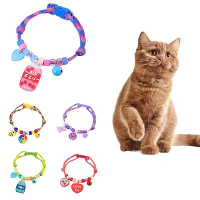 Collier tricoté réglable durable pour animaux de compagnie avec clochette et pendentifs Collier pour chien doux et mignon Facile à utiliser Collier pour animal de compagnie Animal de compagnie