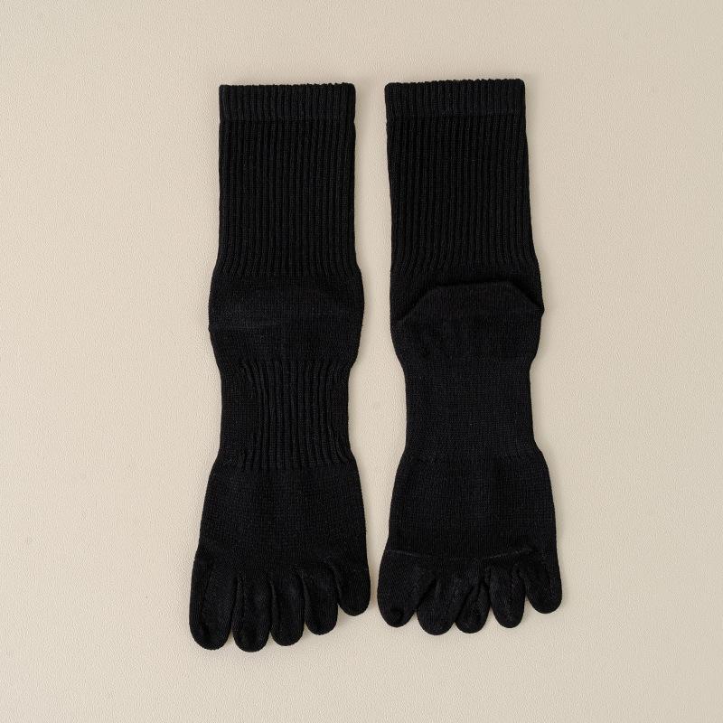 Fall/Winter Men's Five-Fingered Socks with High Elasticity, Pure Color Mid-Calf Tights, Sport-Style Sweat Absorbing and Anti-Turning-Up Long Socks