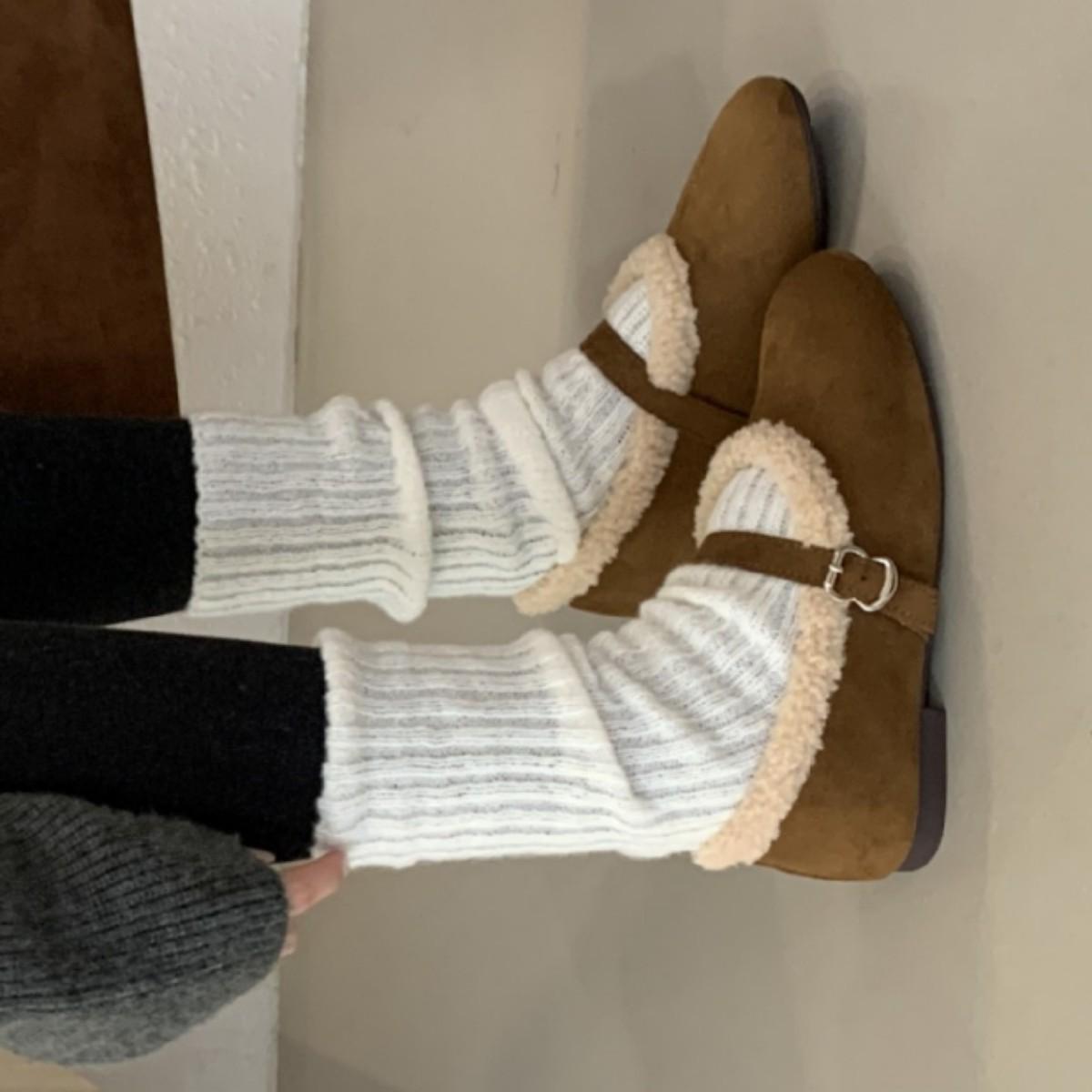 

2025 new retro Mao Mao shoes one-word buckle with round head fleece warm flat Mary Jane shoes shallow single shoes women 39