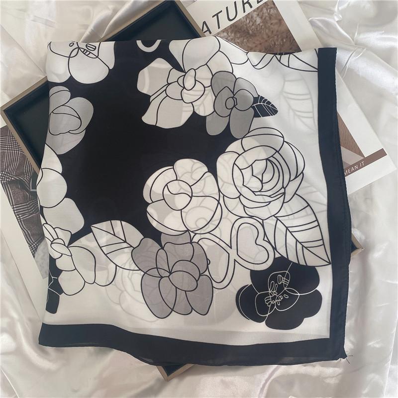 Luxury Desig Cashew Print Square Scarf Women’s Summer Breathable Silk Bandanna Luxury Female Neckerchief Fashion Hijab Gift 70cm