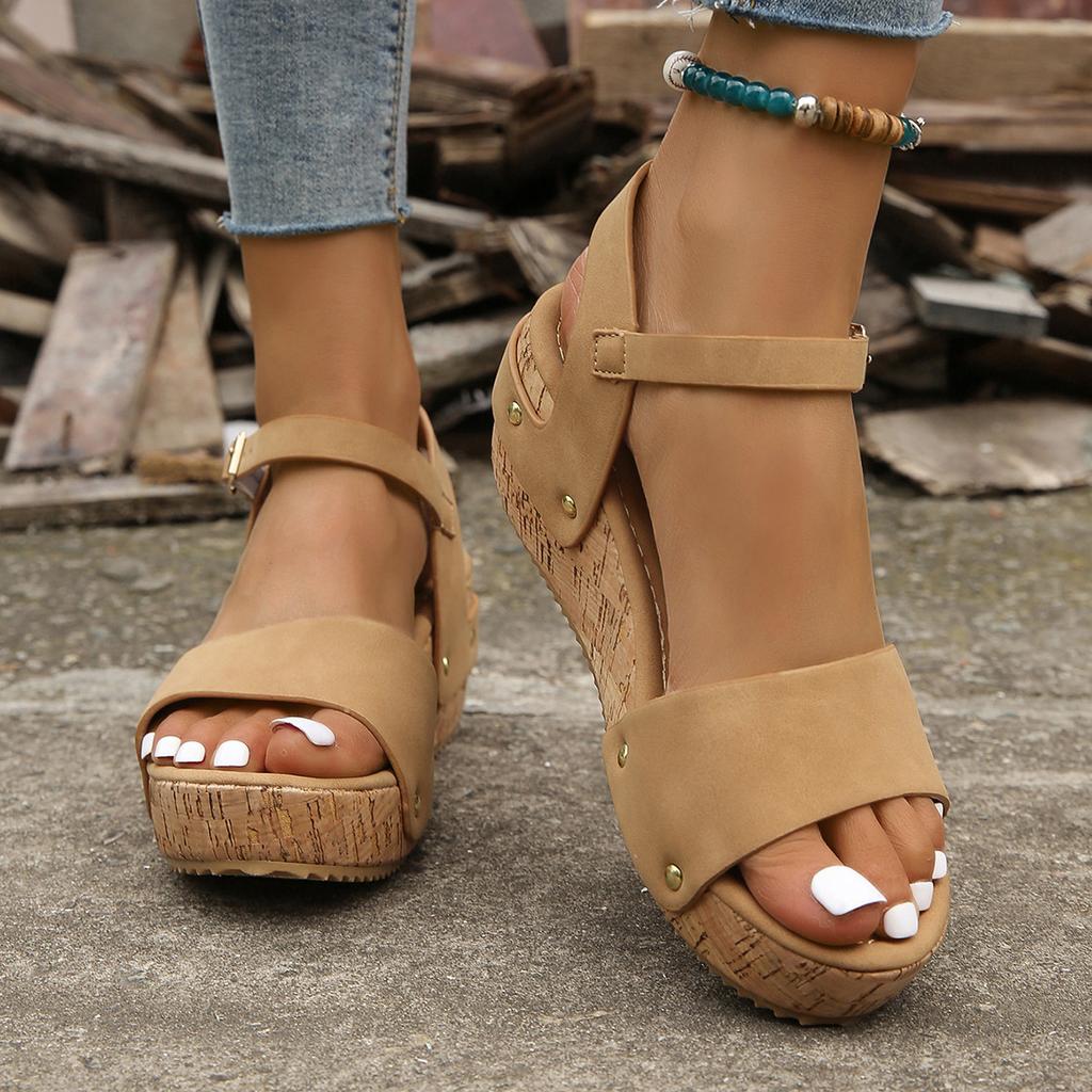 European and American platform sandals 22 summer large size fish mouth rivet buckle muffin non-slip