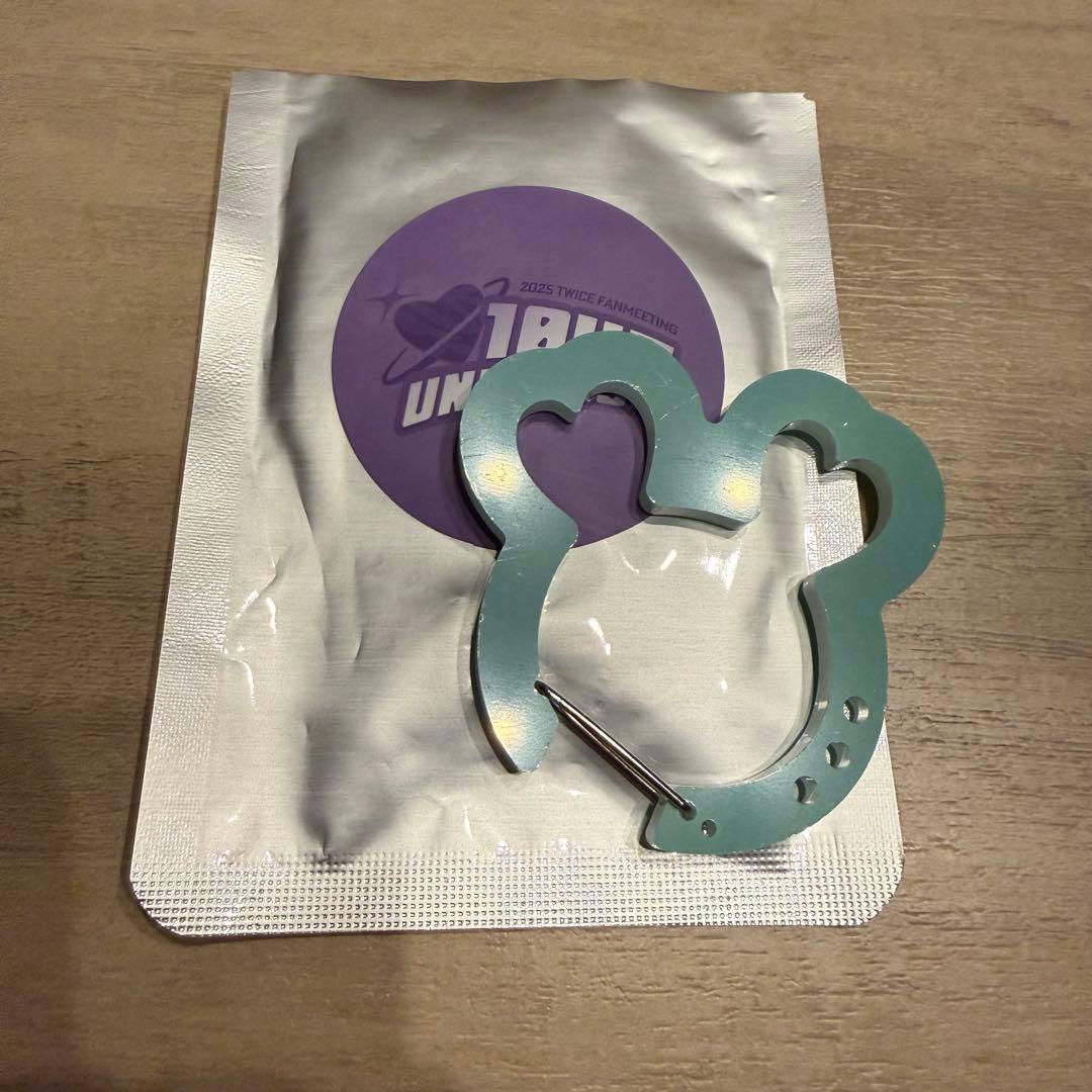 

[USED] TWICE 10VE UNIVERSE POP-UP Carabiner Mina Miburi