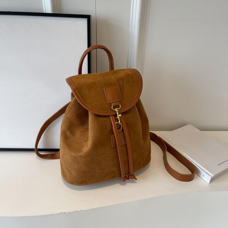 

Yogodlns Осінні замшеві рюкзаки для жінок Великої місткості Шкільні рюкзаки для студентів коледжу Підходять для подорожей Щоденних поїздок на роботу 25x14x25cm коричневий