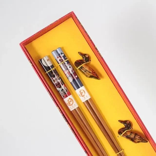 Gift Box Wooden Chopsticks Chinese Handicrafts Wedding Gift Tableware Japanese Sushi Chopsticks Set Korean Chop Sticks Chopstick