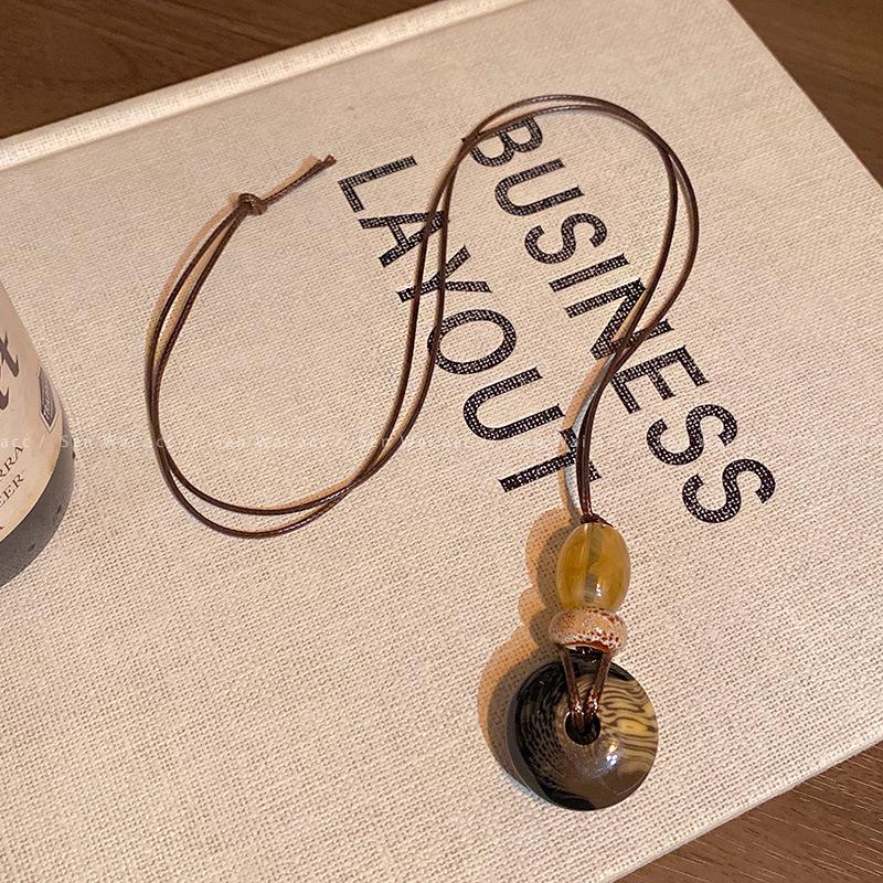 Bohemian Resin Round Pendant Necklace Fashion Commuter Sweater Chain Retro Ethnic Style Niche Decoration