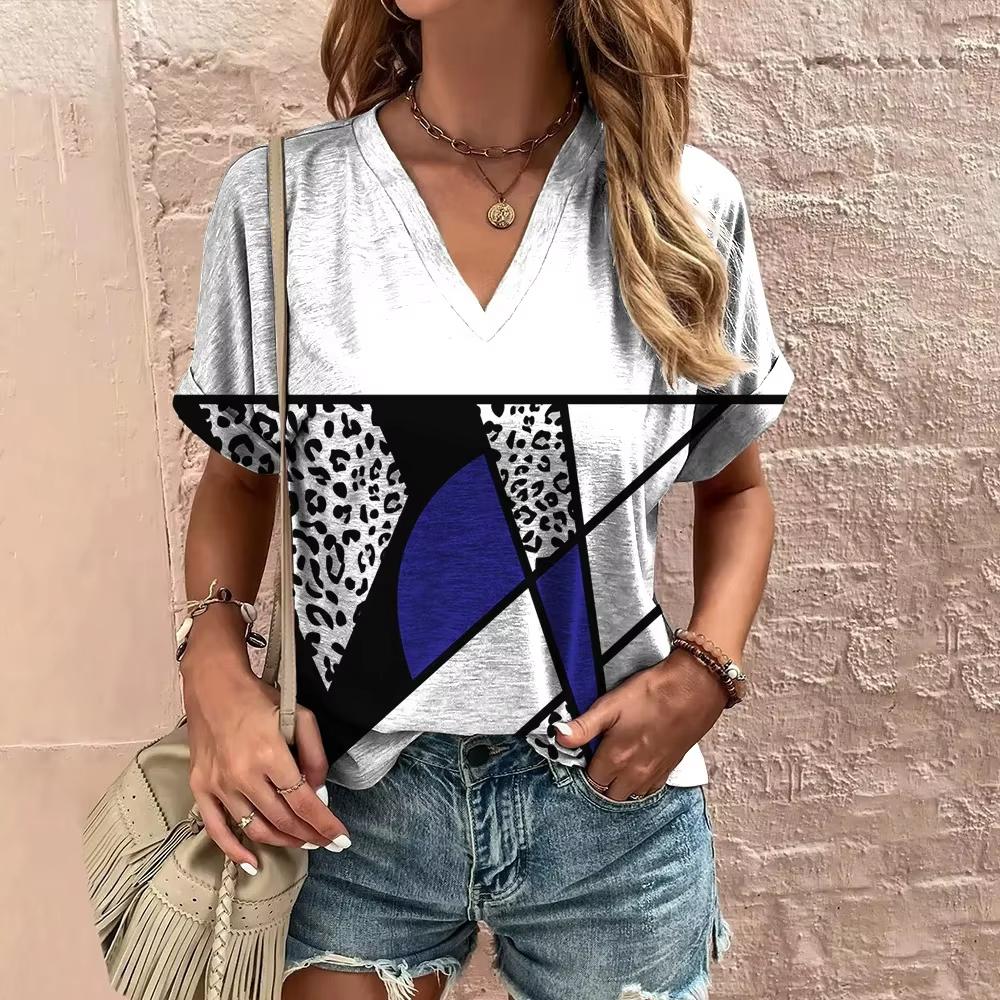 2025 Vintage Flower Pattern 3d Print Ethnic T-shirt Women Fashion V-Neck Short Sleeve Oversized Casual Tops Tees Ladies Clothing