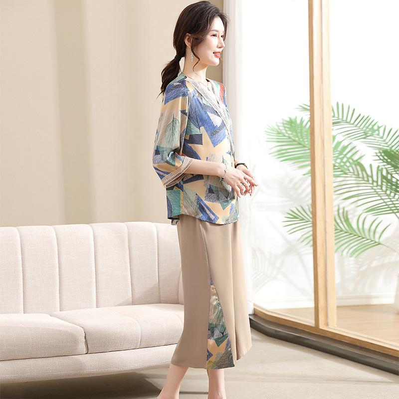 Stylish Chiffon Summer Outfit Set for Middle-Aged Mothers: Short-Sleeved Blouse and Pants