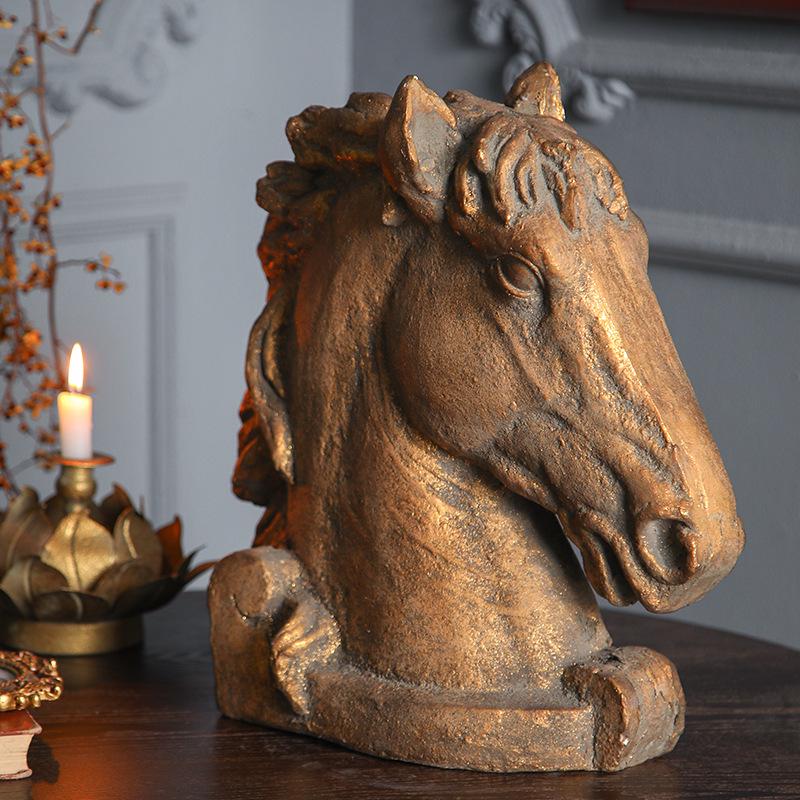 European Court Style Retro Distressed Horse Head Ornament for Year of the Horse - High-End Entrance Hall Decor with Auspicious Craftsmanship