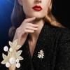 Fashion Pearl Maple Leaf Rhinestone Brooches For Women Elegant Metal Fixed Clothing Pins Daily Jewelry Accessories