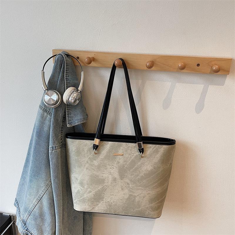 Autumn New College Students Class Commute Tote Bag Fashion Casual Shoulder Bag Large Capacity Portable Underarm Bag Women