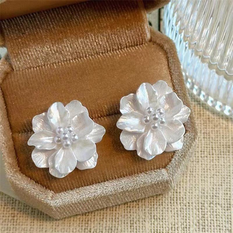 Fashion Baroque Imitation Zircon Stud Earring For Women Elegant Fresh Cheap Earrings Party Trending Zircon Wholesale 2024 New