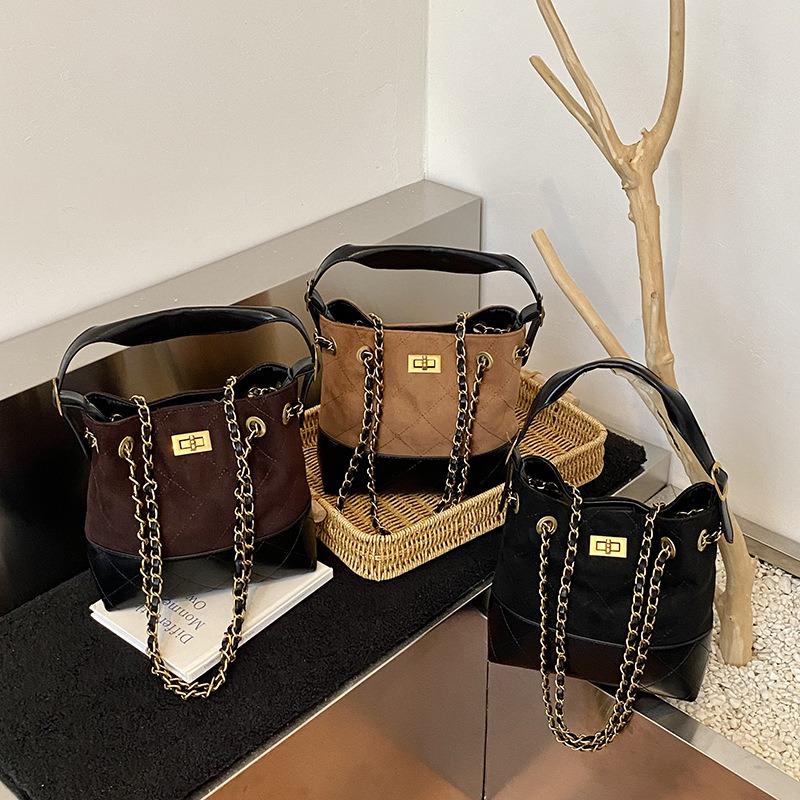 Retro Fashion Commuter New Portable Shoulder Messenger Bag Autumn New Fashion Casual Chain Bag