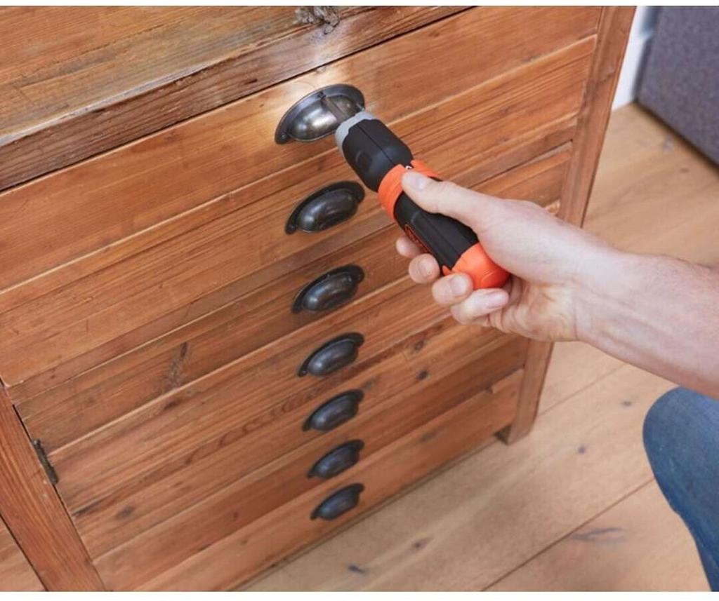 Импульсный шуруповёрт Black & Decker BCF601C-XJ