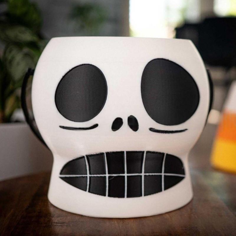 Retro Halloween Treat Container Plastic Candy Bucket For Halloween Party Home Decorations Indoor and Outdoor