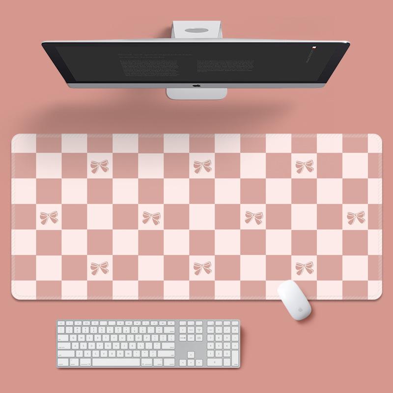 Extra Large Cute Checkered Mouse Pad, Flower Bear Design, Desk Mat for Laptop and Keyboard