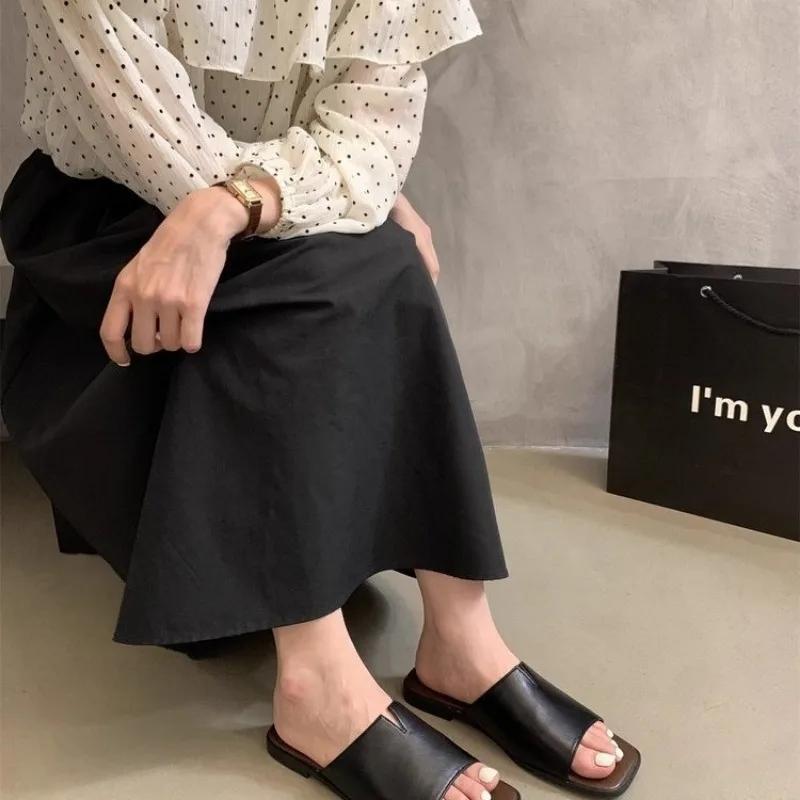 

Мода 2024 года, высококачественная женская обувь, базовые женские тапочки, модные однотонные повседневные тапочки, женские новые тапочки на плоской подошве с квадратным носком Zapatos 42 чёрный