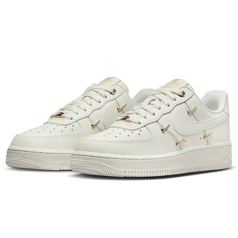 NIKE Women`s Air Force One AF1