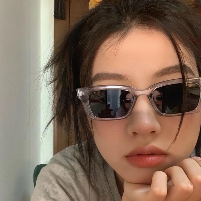 Latest Fashionable Cat Eye Sunglasses for Women Ladies Big Vintage Square Designer Sun Eyeglasses Driving Outdoor Uses Unisex Glasses UV400