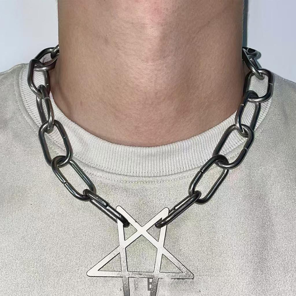 Simple 17 Clasp Necklace Titanium Steel Texture Daily Wear Necklace Perfect for Fashionable Women and Professional