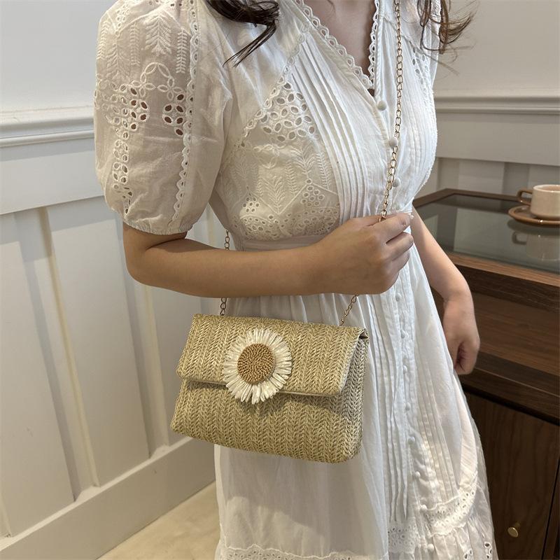 Fashionable Casual Beautiful Fashionable   Simple and Niche One-shoulder Spring and Summer New Chain Crossbody Small Square Bag Women's Bag
