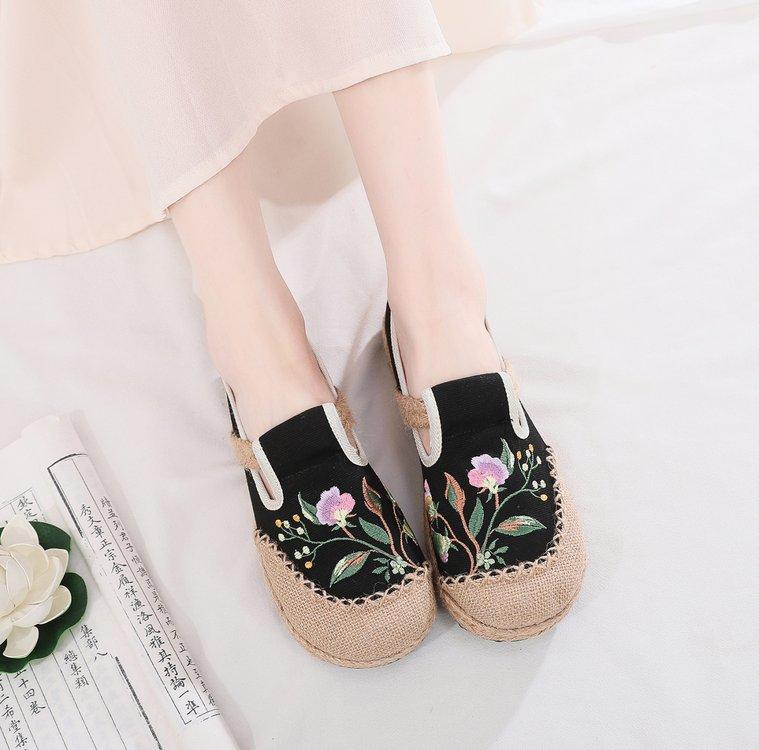 Handmade single shoes women's spring and summer new old Beijing embroidered flat bottom round head linen fisherman shoes cloth shoes