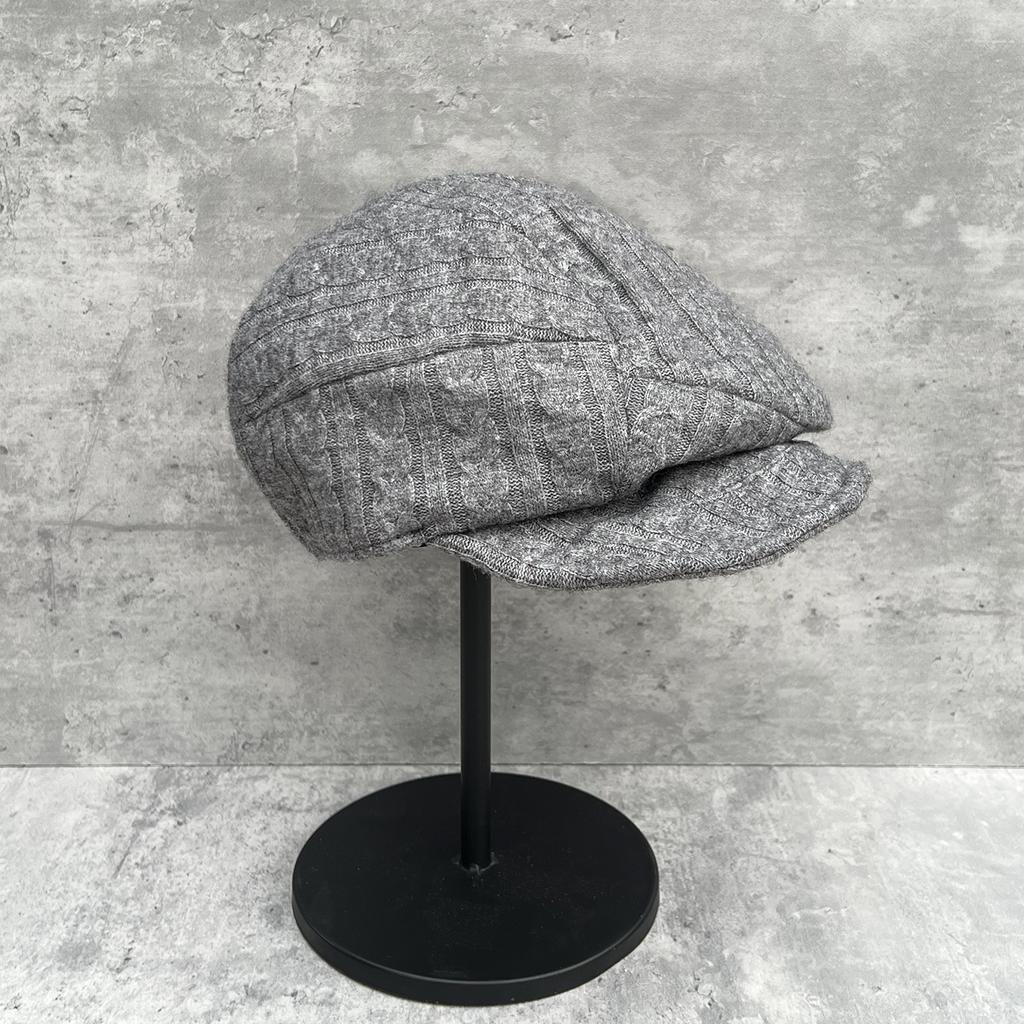 Reducing age and showing face Small retro irregular newsboy hat Female autumn and winter warm twisted flower knitted painter hat Soft brim peaked cap