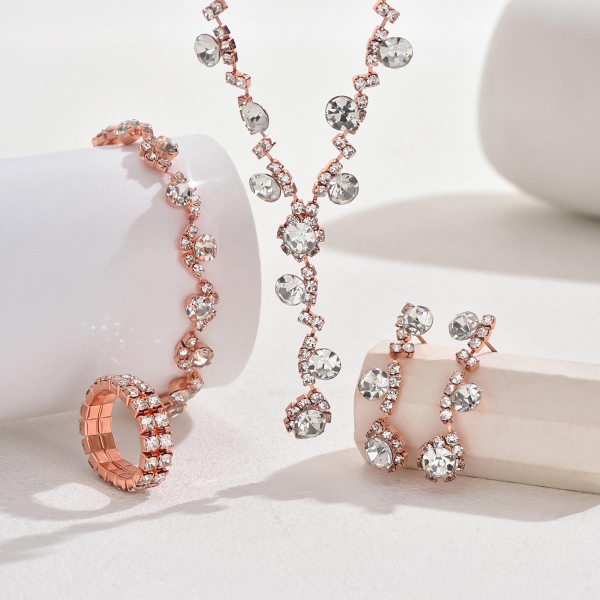 

Абсолютно новий блискучий діамантовий жіночий ювелірний набір: Намисто, сережки та браслет