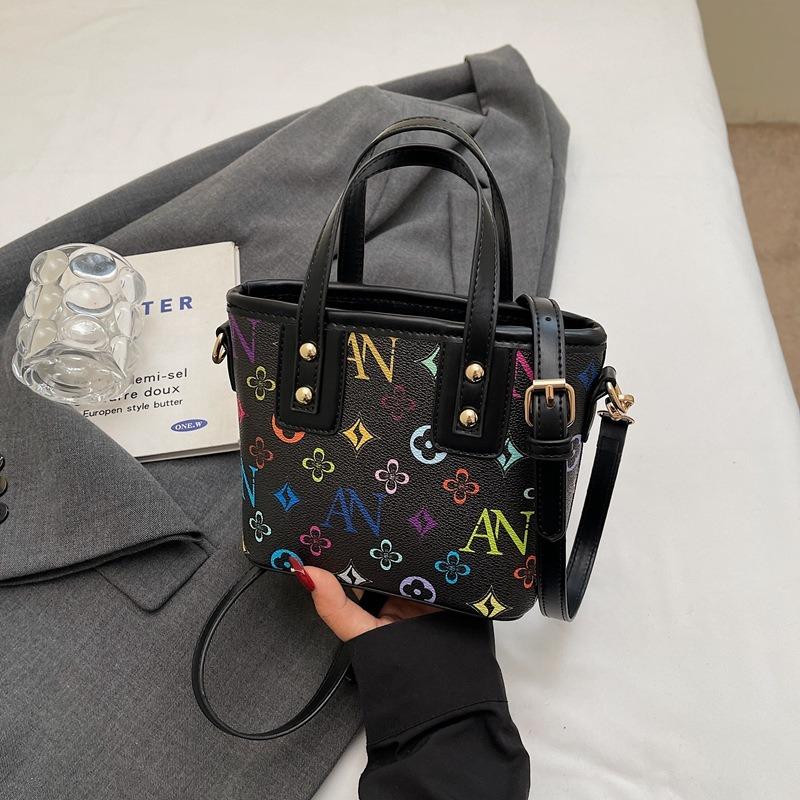 Popular Small Bags Women's Autumn and Winter Versatile New Fashion Shoulder Messenger Bag Bucket Bag