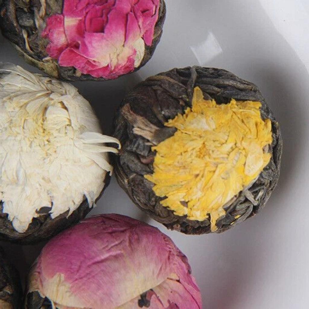 Set of Chinese Yunnan Raw Pu-erh Tea Balls for Gift, Premium 18 Pieces