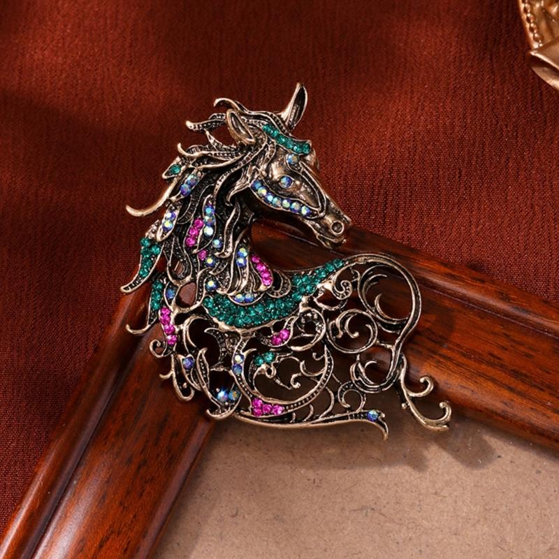 Retro Horse Shape Brooch Rrhinestones Embellished Alloy Brooch Lapel Pin Fashion Jewelry Accessory For Women Clothing