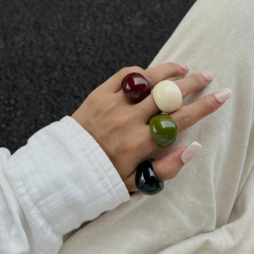 Ingemark 4 Farben Boho Kpop Harz Acryl Unregelmäßige Fingerringe für Damen 2026 Neuer Trend Vintage Knöchelringe Y2K Schmuck Geschenk