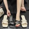 Wear cool slippers for women's spring and summer new retro versatile beach flat-bottomed slippers