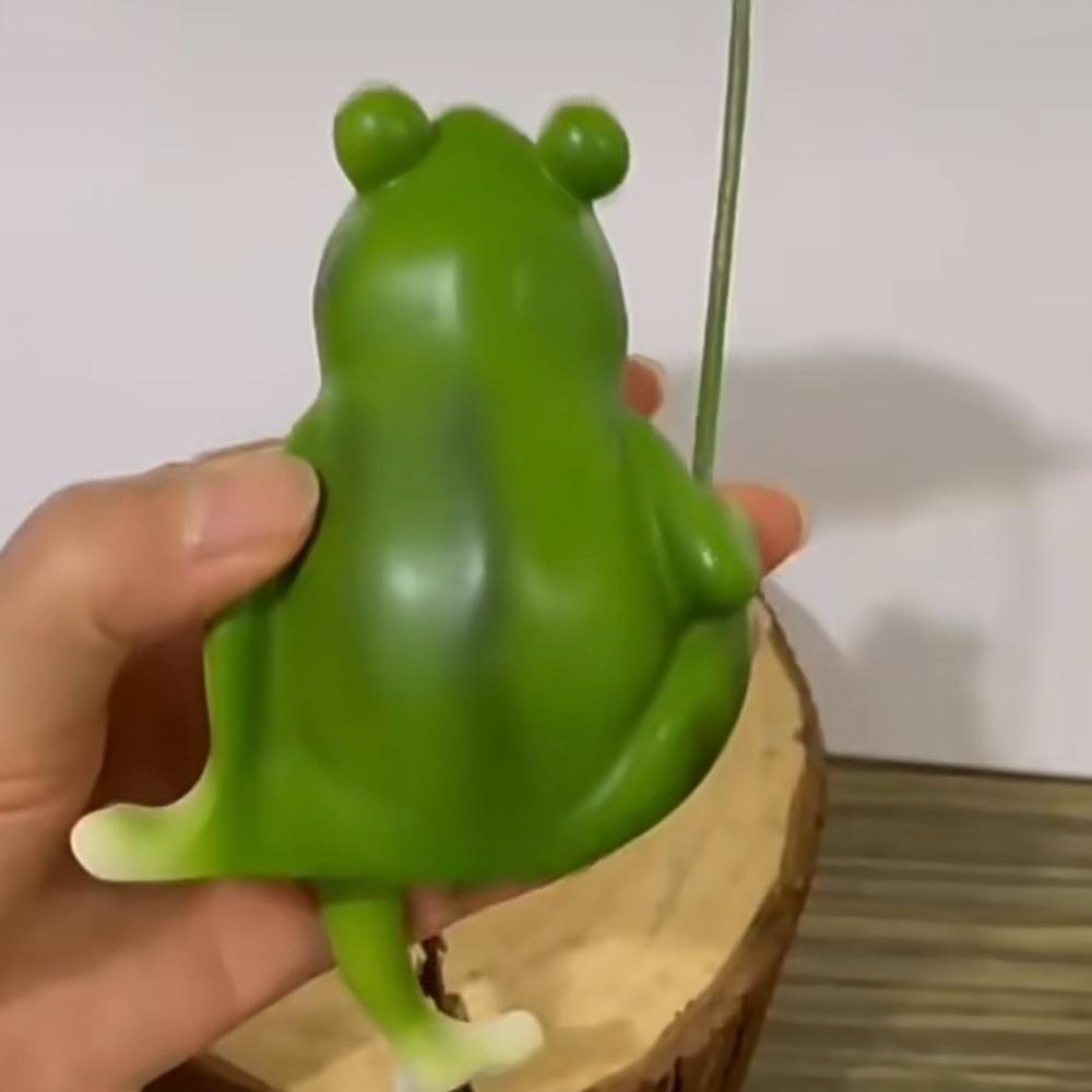 Creative Garden Frog Statue Resin Frog Ornament Decor Cartoon Frog Figurine  Desktop