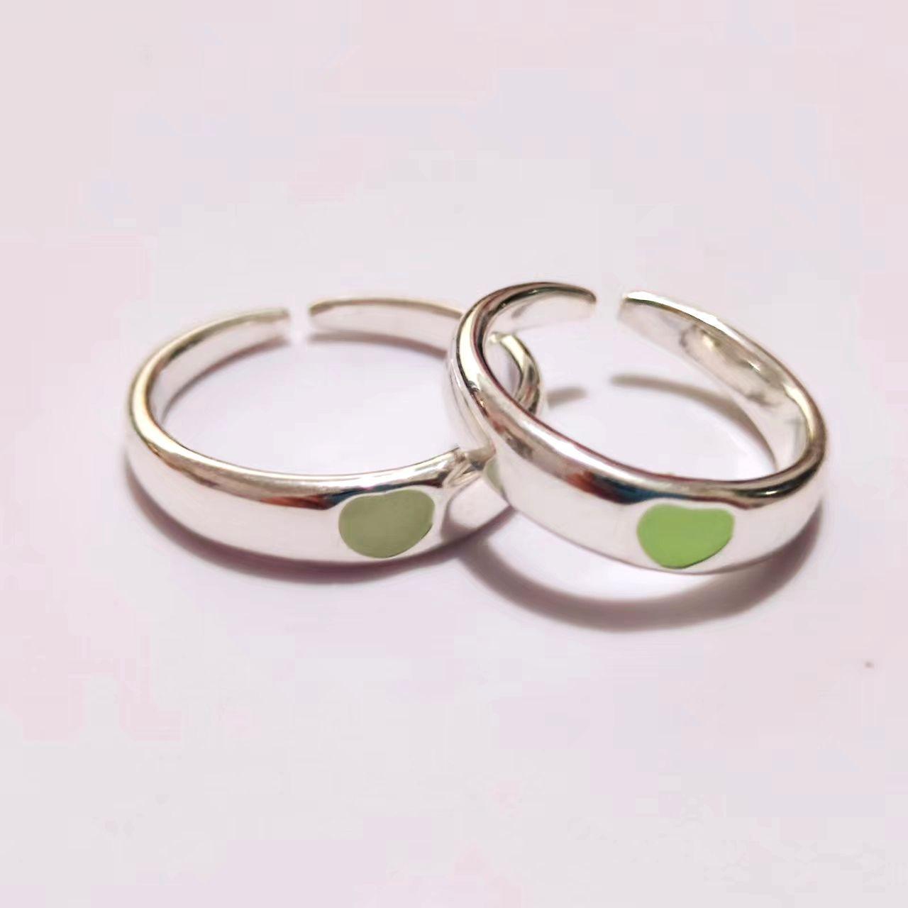 

Японская и корейская версия Студенты от всего сердца капают клеем светящиеся пары колец Мужчины и женщины Простые открывающиеся кольца, чтобы подарить подругам подарки