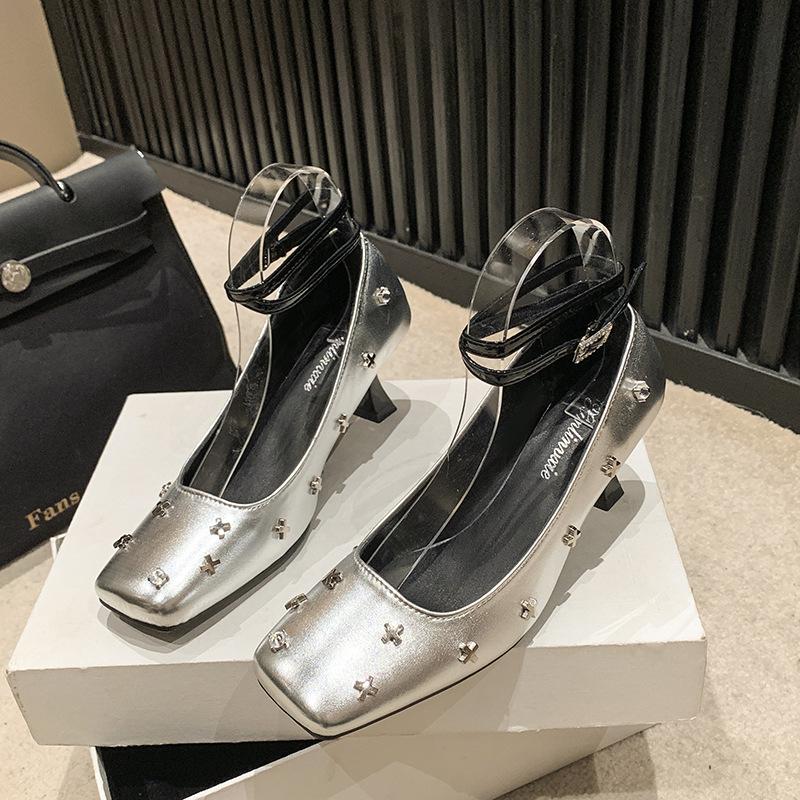 

Cross high heels 2024 new classical dance shoes black retro high heels women s thick heel Mary Jane leather shoes new 40 срібний