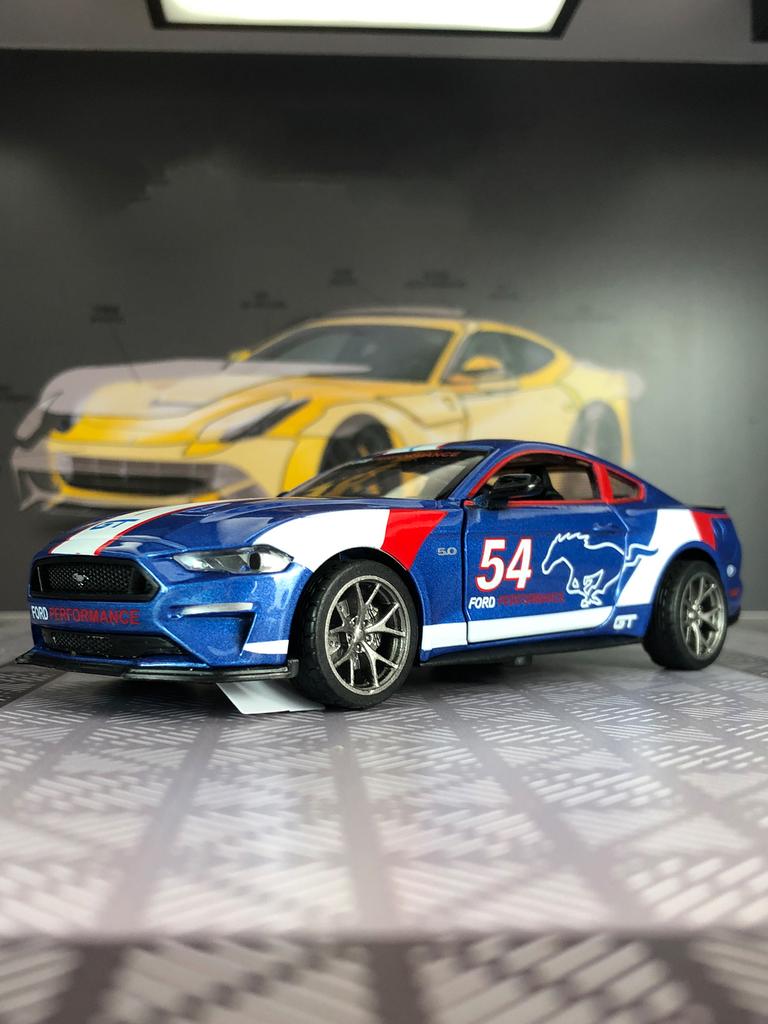 CCA 1:34 Simulation Zinc Alloy Ford Mustang GT 2018 Model Car, Static Ornament, Metal Collectible Gift Car