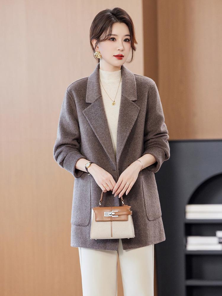 Women's 2025 Korean Style Simple Winter Wool Coat - Double-Faced Petite Design