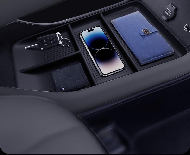 Geely Xingrui Dongfang Yao 26-Model Center Console Armrest Storage & Decorative Box