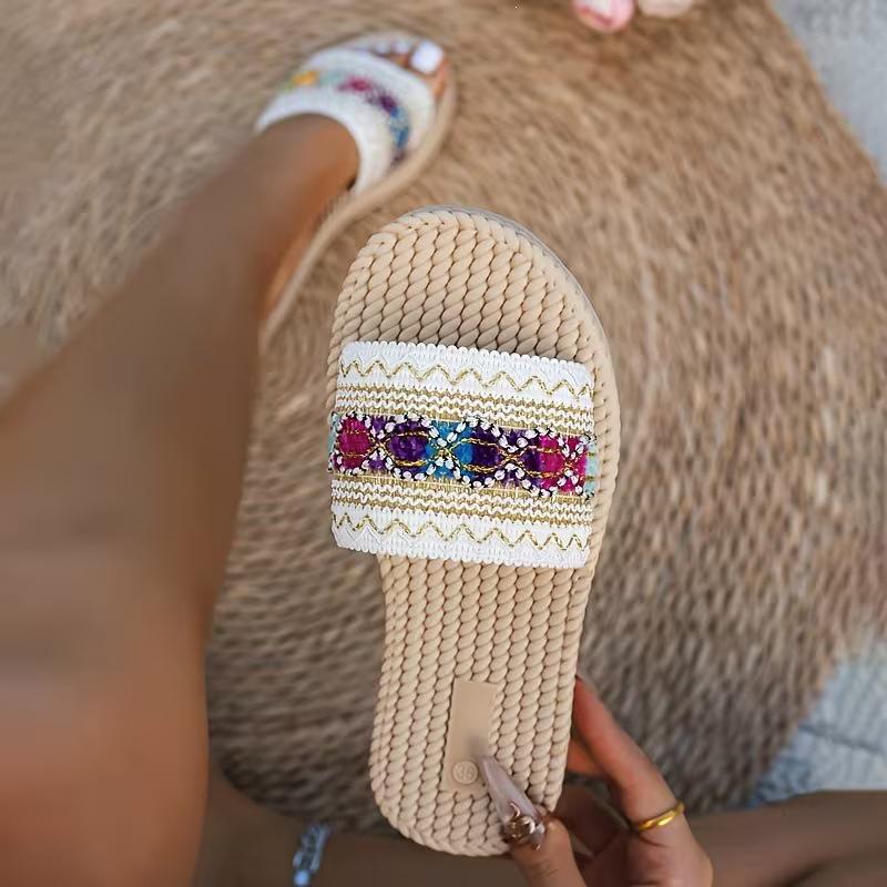 2025 Ethnic Style Plus Size Women's Flat Slippers - European & American Color-Matched Design