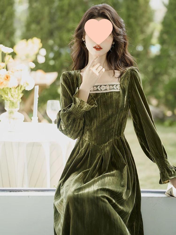 2025 Francouzské Retro Sametové Šaty se Čtvercovým Výstřihem a Dlouhým Rukávem pro Ženy - Elegantní Podzimní/Zimní Pohádkový Design