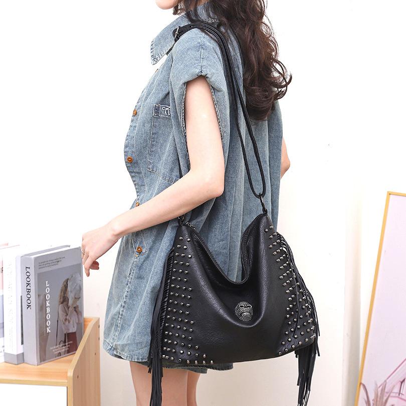 Teschio Punk Donna Borsa a Spalla Grande Capacità Moda Borchie Frange borsa da donna Pelle PU Hobo a tracolla Borsa tote grande