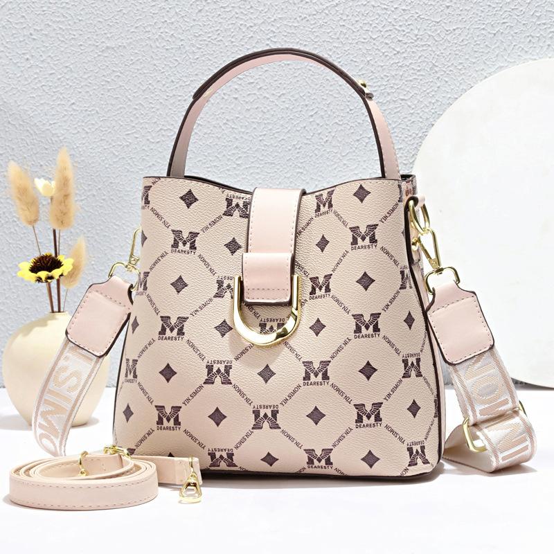 This year's popular bag 2025 new bag women's messenger bag casual pass women's bag bucket bag