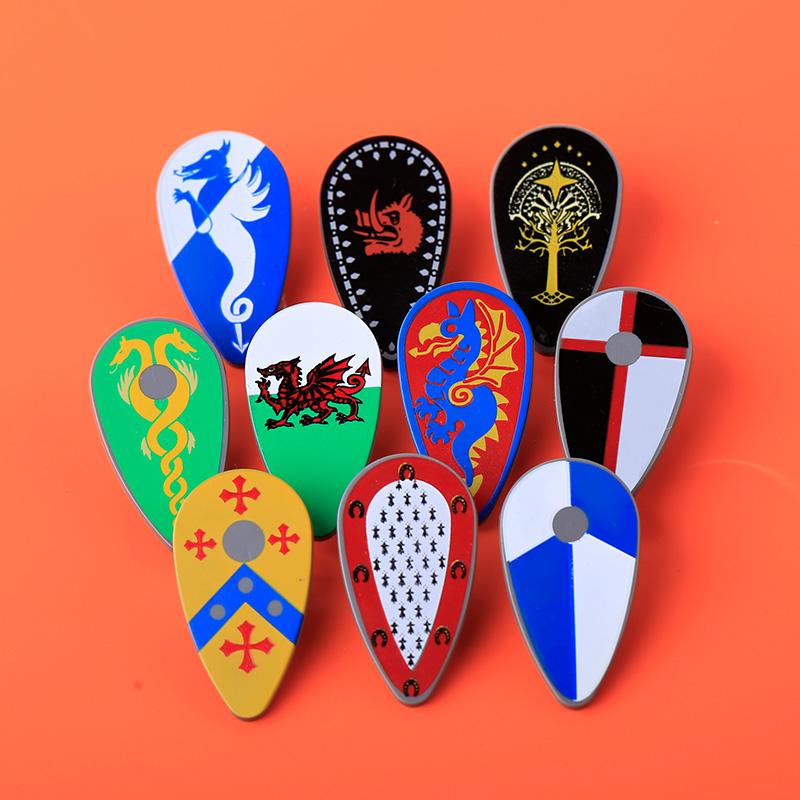 MOC Medieval Military Castle Weapon Roman Knight Helmet Shield Accessories Building Blocks Green Dragon Lion Crusader Bricks Toy